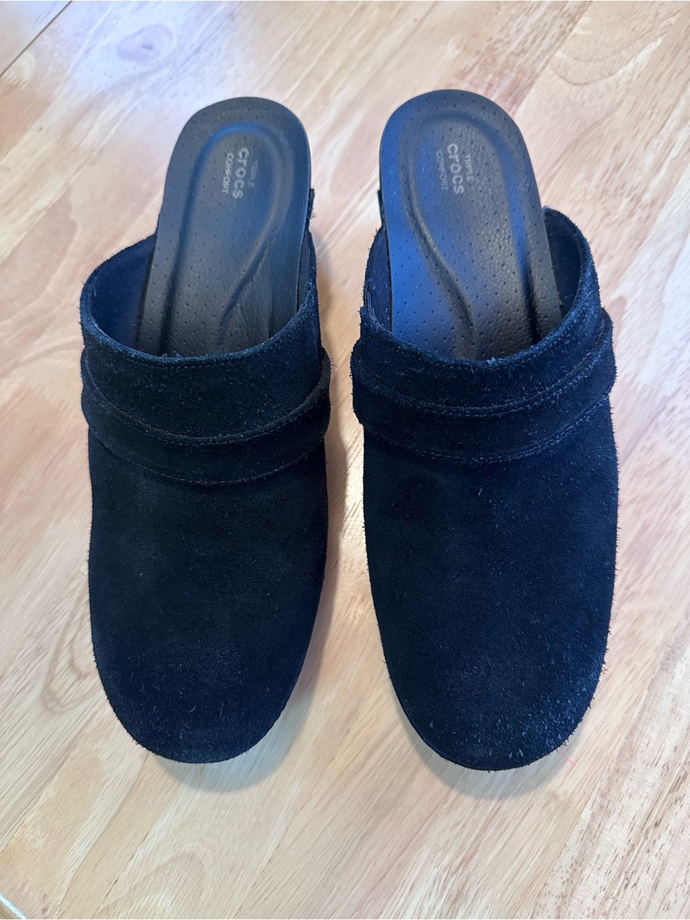 CROCS Triple Comfort Women's Tall 11 Black Suede Mule Clogs Preppy Fun Casual